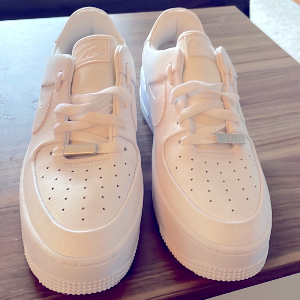 New Size 9.5 Nike Air Force One Sage White Sneaker